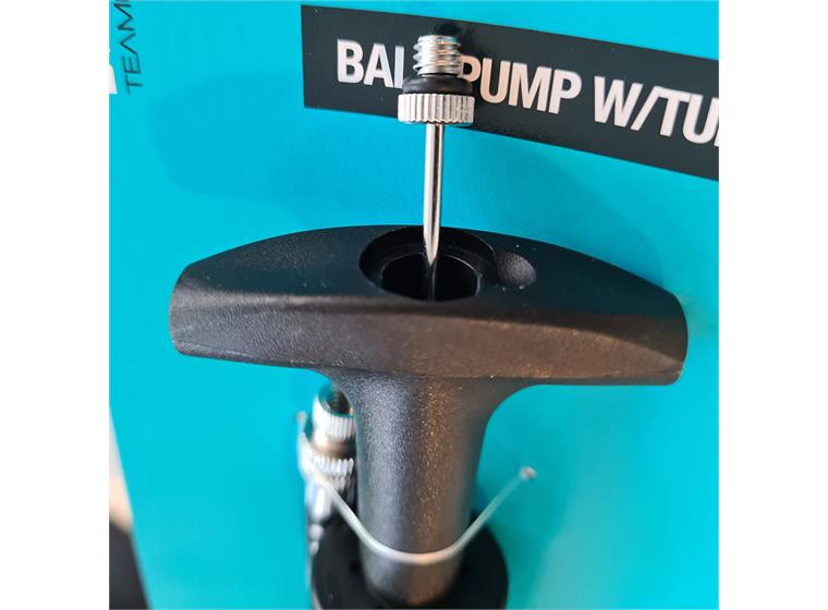 Bollpump med slang Svart
