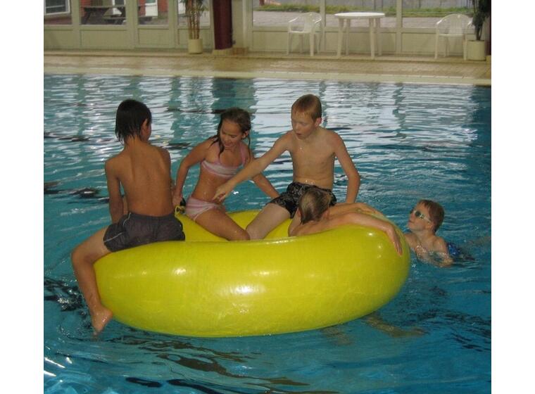 Flytring Mega | Röd Stor vattenleksak til poolen 