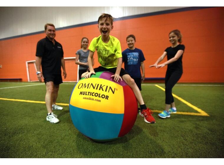 OMNIKIN® multicolor 84 cm Svävande boll i härliga färger 