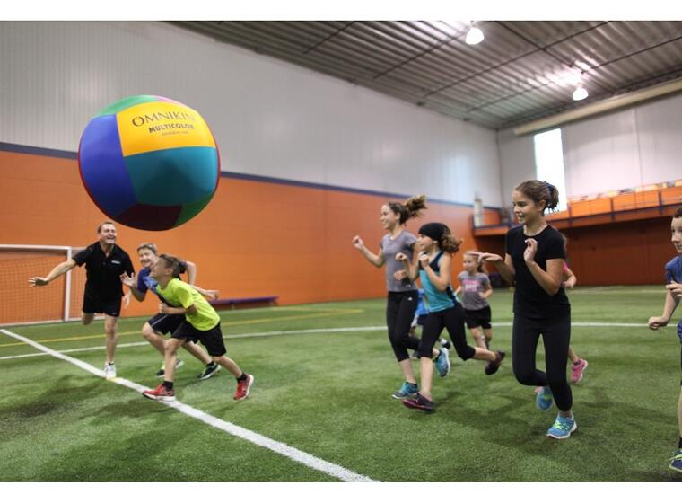 OMNIKIN® multicolor 84 cm Svävande boll i härliga färger 