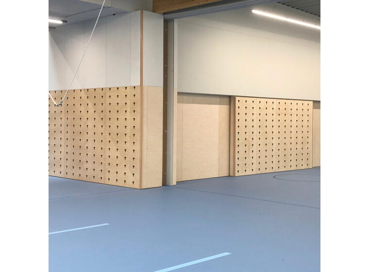 Cube Sports Multifunctional wall 315 x 240 cm 