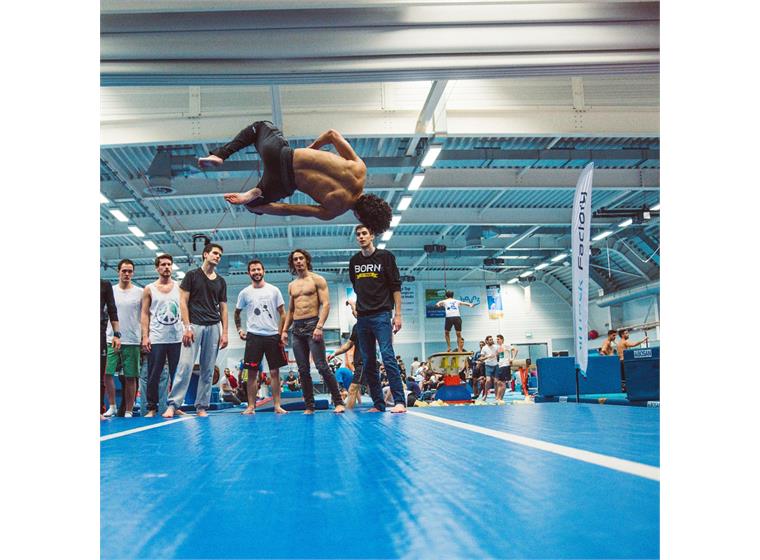 AirTrack | AirTrick 400 x 400 x 30 cm 