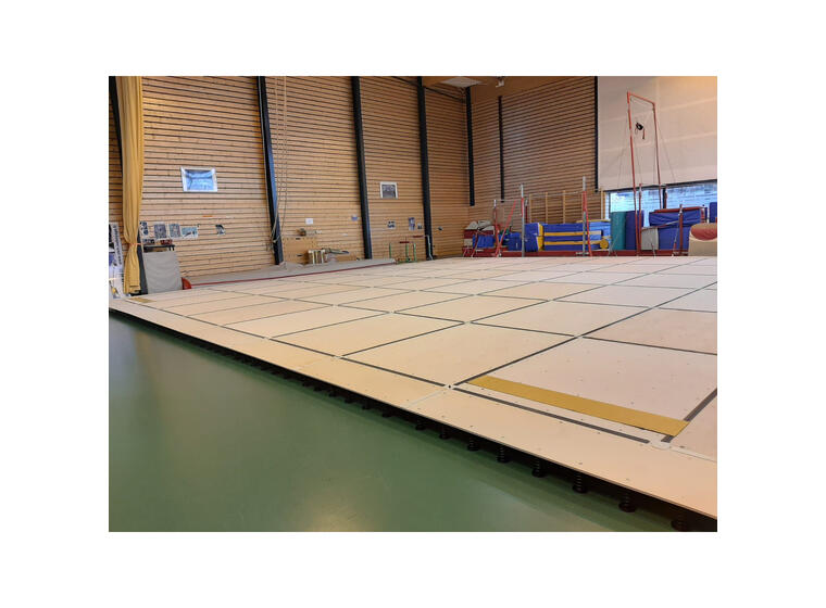 Gymnova Fristående golv 14x14 FIG Certifierat Fjädrar omonterade 