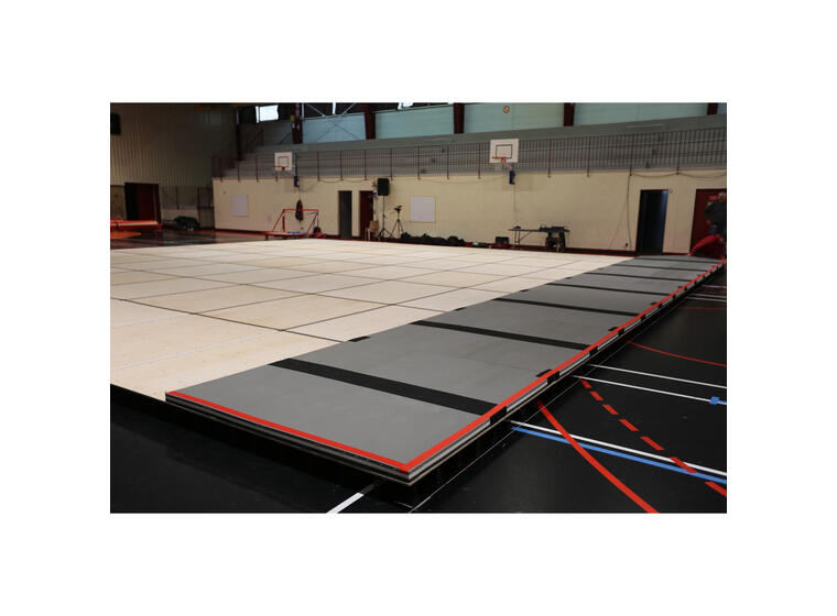 Gymnova Fristående golv 14x14 FIG Certifierat Fjädrar omonterade 
