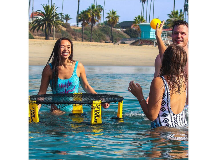 Spikebouy Set flytande Spela spikeball i vattnet! 