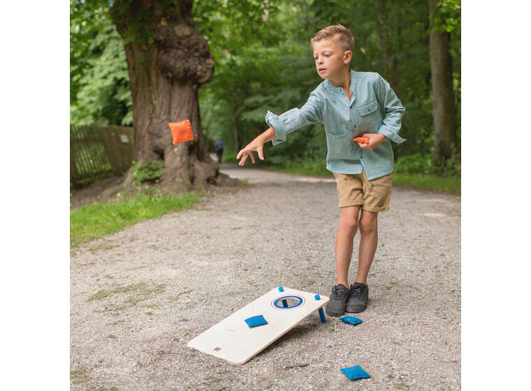 Cornhole med ärtpåsar Litet spel med mindre ärtpåsar 