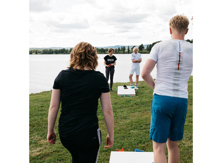 Sport-Thieme Cornhole "Tournament" Ärtpåsespel Träplatta med hål