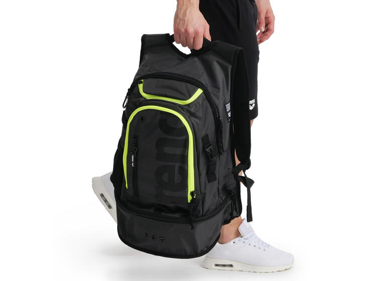 Arena Fastpack 3.0 Ryggsäck 40L Svart/Gul | Simsäck för simutrustning 