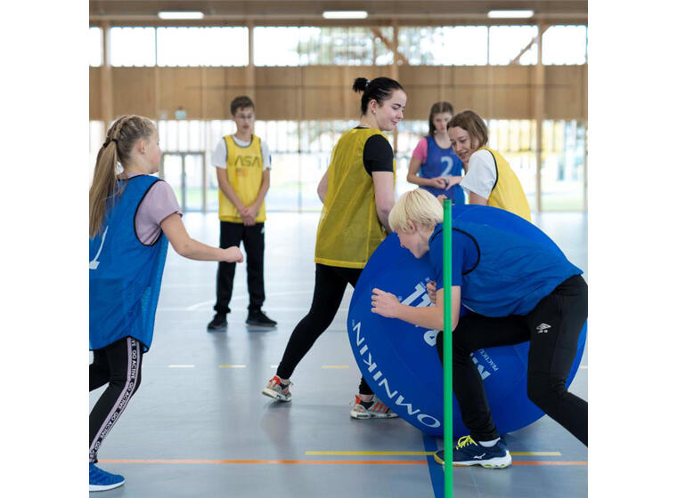 Fatball Aktivitetslek Akivitet med stora bollar
