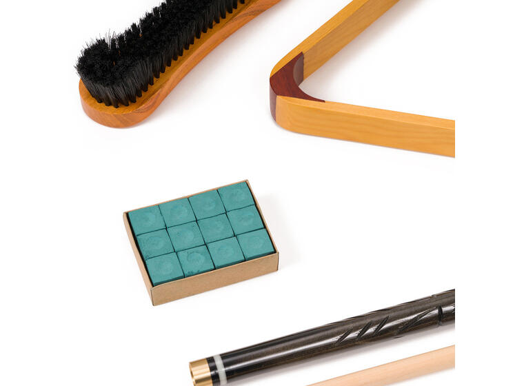 Biljardset Stradivari Starter Set 2 köer, bollar, krita, triangel, borste 