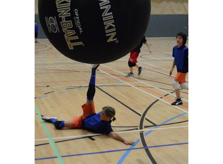 KIN-BALL® spelboll Svart Kinboll 122 cm | Stor svävande boll 