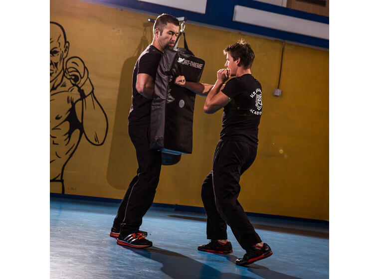 Punch Pad Curve 75x35x15 cm Slag och sparkmits till kampsport 
