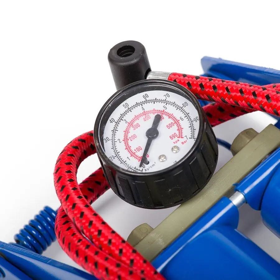 Bollpump med manometer Fotpump med dubbel cylinder 