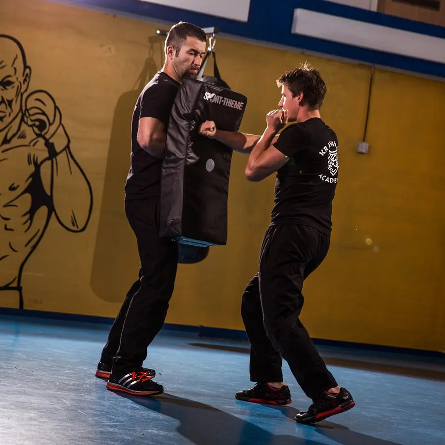 Punch Pad Curve 75x35x15 cm Slag och sparkmits till kampsport 