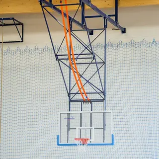 Takhengt basketballstativ Heisbart basketballanlegg med el-motor