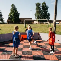 Pannabana - 5,5 x 5,5 meter Sarg för fotbollsspel |  Med golv