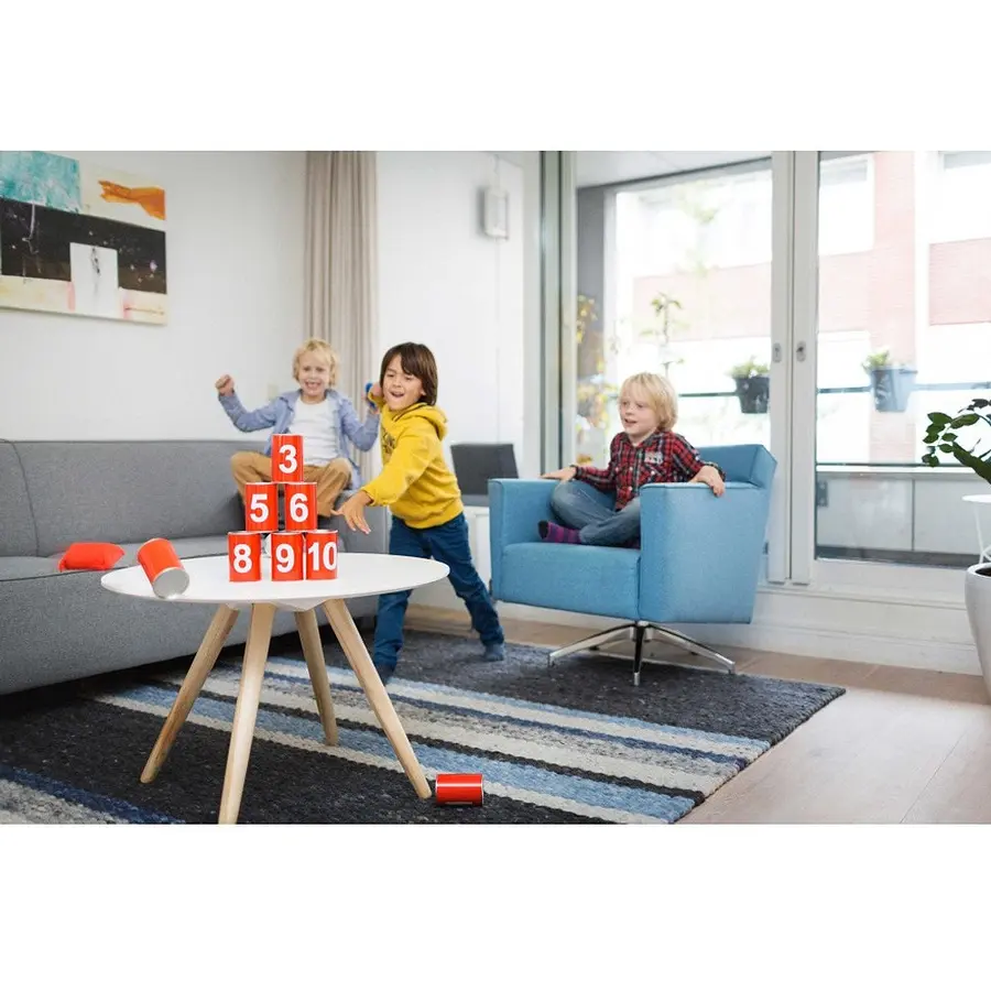 Burkspel med siffror 10 burkar med nummer och ärtpåsar 
