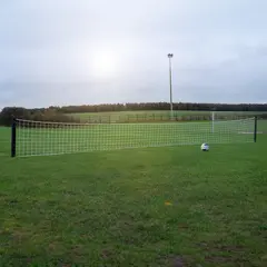 Fotballtennis - sett utend&#248;rs 9x1 m Nett med stolper til fotball og tennis