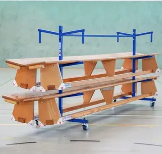Gymnastikbänkar 6 st med transportvogn Bänkarnas längd 3 meter
