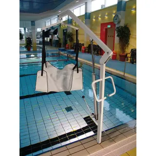 Standard heis for svømmehall