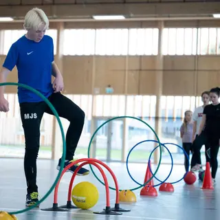 Fotbollskrocket Klassiskt spel med fotboll