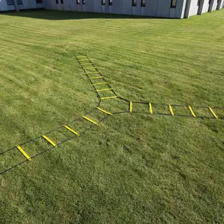 Koordinationsstege 4 m i varje sektion Halksäker löpstege med ribbor i gummi