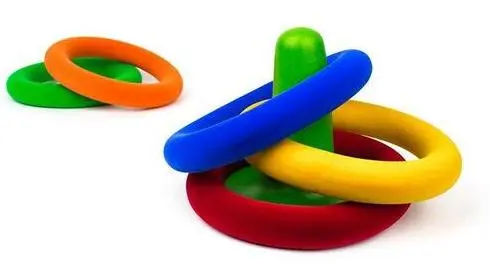 Ringspel i naturgummiskum Rubbabu 