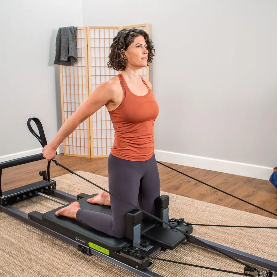 Pilates Reformer Metro IQ Vertikal Pilatesbenk for hjemmetrening 
