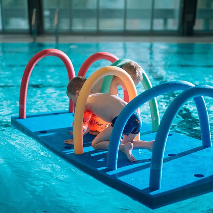 Maxiflotte med hål för flytpinnar Flotte storlek: 200x100x9 cm 