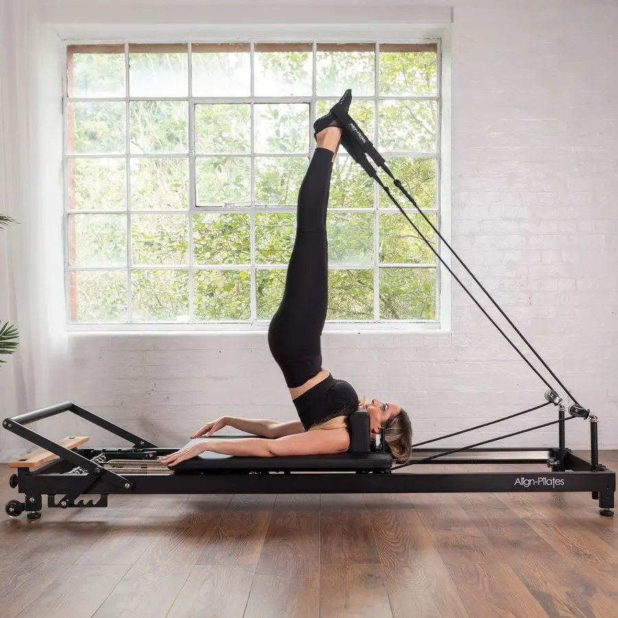 Pilates Reformer R8 Pro | Svart Pilatesbänk | Privatbruk 