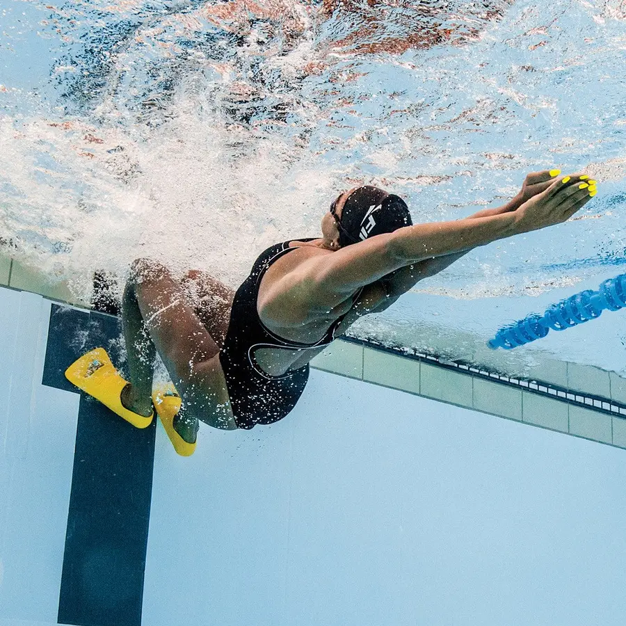 FINIS Zoomers Gold Simfötter 44-45 Tränar kort, rapp benspark 