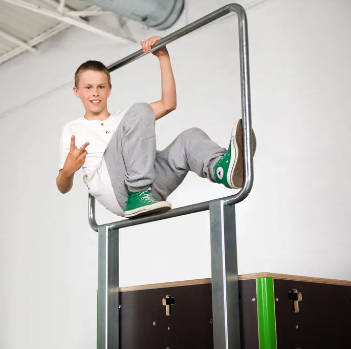 Cube Sports parkourelement Swing through element 