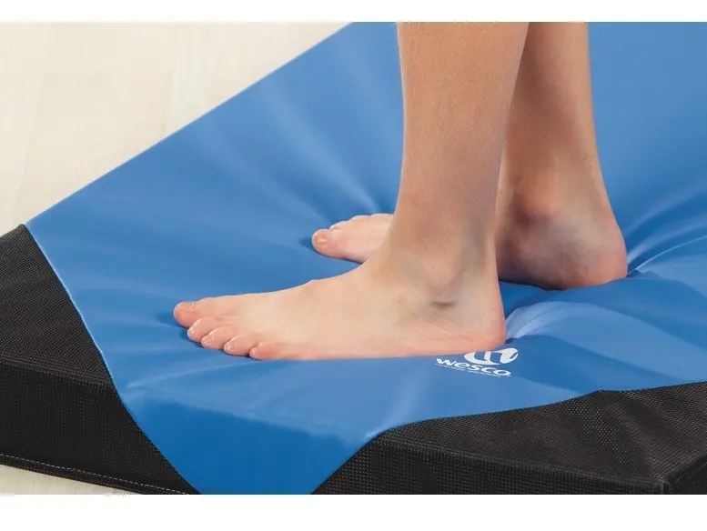 Lekmatta 180 x 60 x 7 cm | Röd Gulvmatta med förstärkta hörn 